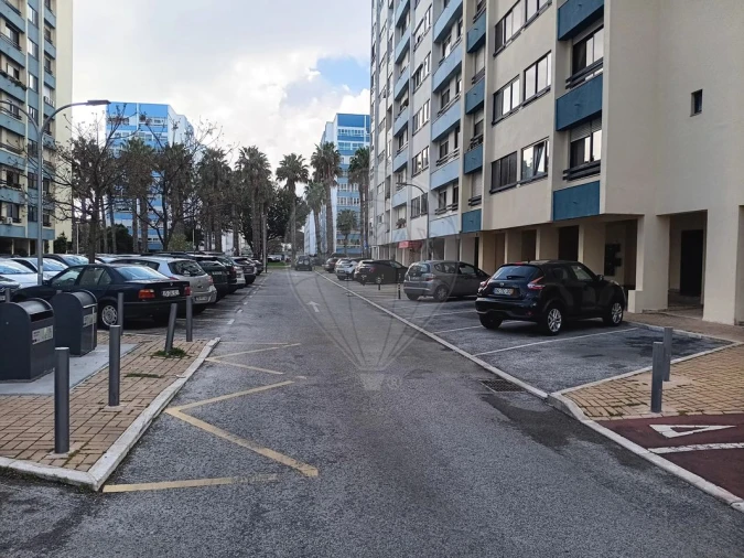 Loja para Venda em Oeiras e São Julião da Barra, Paço de Arcos e Caxias Foto 2