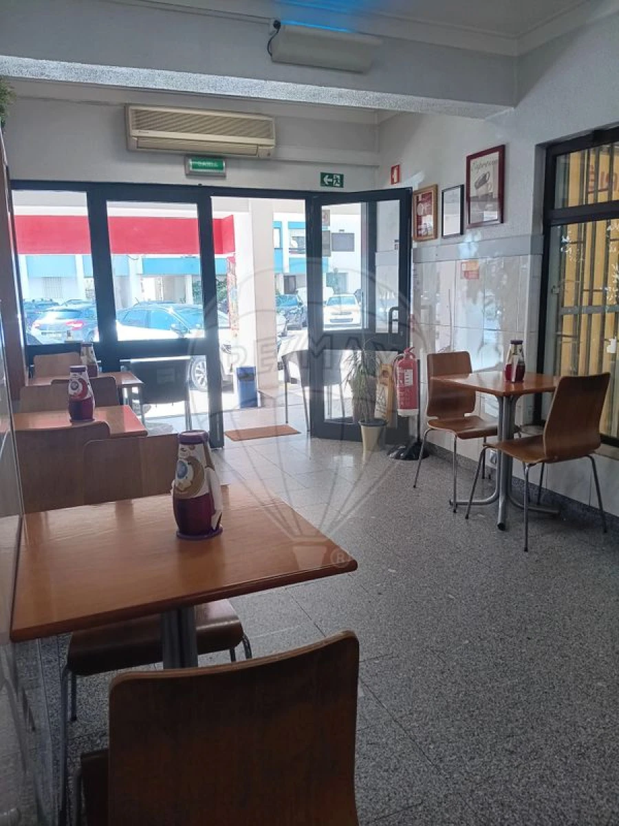 Loja para Venda em Oeiras e São Julião da Barra, Paço de Arcos e Caxias Foto 7