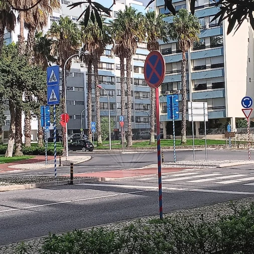 Loja para Venda em Oeiras e São Julião da Barra, Paço de Arcos e Caxias Foto 1