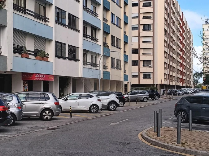 Loja para Venda em Oeiras e São Julião da Barra, Paço de Arcos e Caxias Foto 3