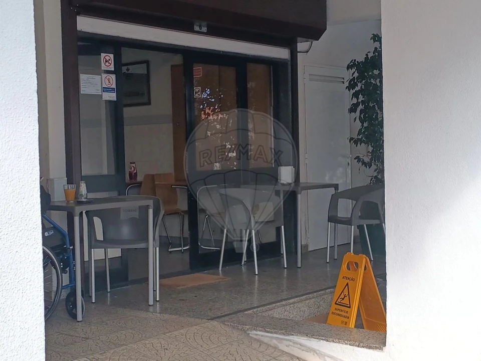 Loja para Venda em Oeiras e São Julião da Barra, Paço de Arcos e Caxias Foto 8