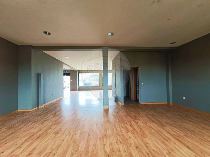 Loja para Arrendamento em Vagos e Santo António Foto 6