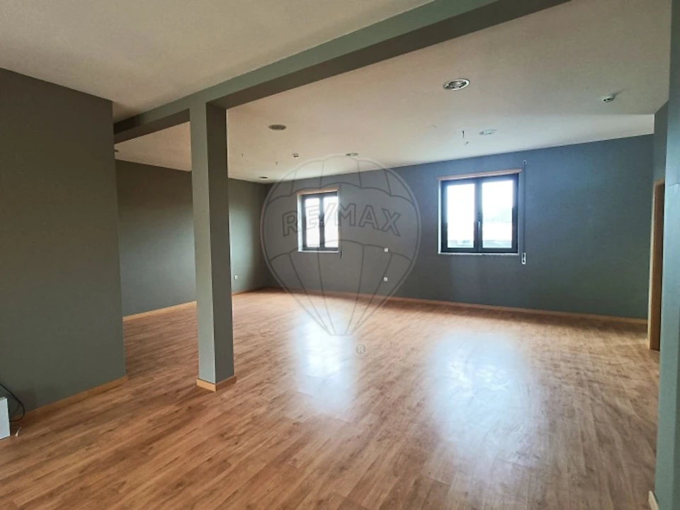 Loja para Arrendamento em Vagos e Santo António Foto 16