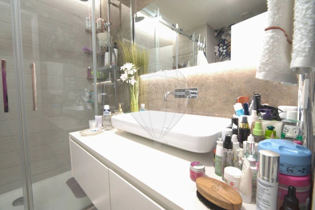 Apartamento T3 para Venda em Carcavelos e Parede Foto 12
