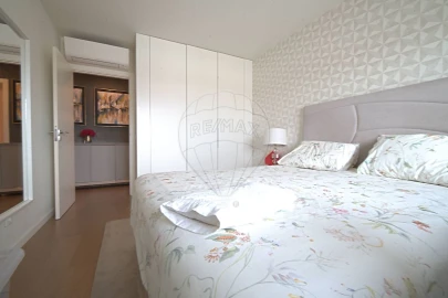 Apartamento T3 para Venda em Carcavelos e Parede