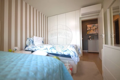 Apartamento T3 para Venda em Carcavelos e Parede
