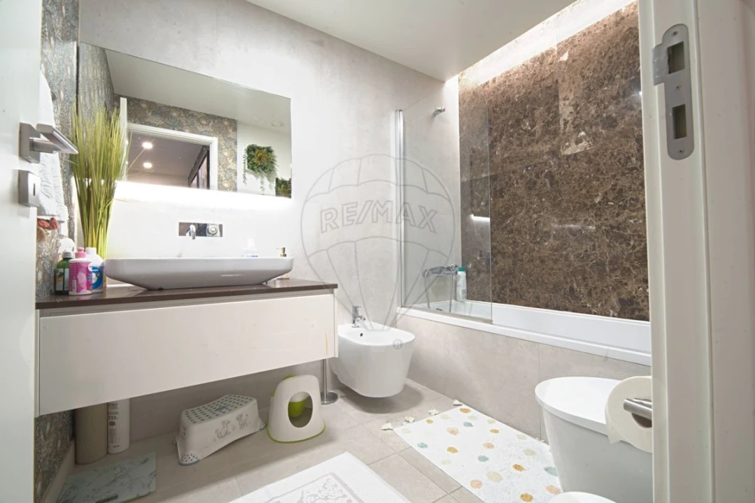 Apartamento T3 para Venda em Carcavelos e Parede Foto 14