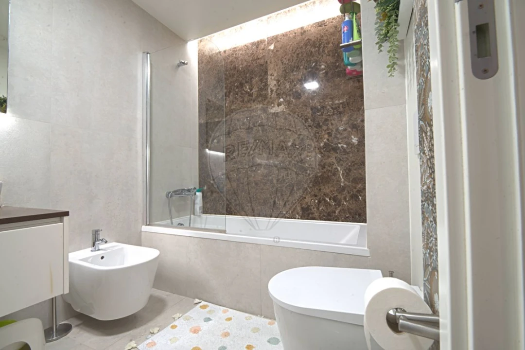 Apartamento T3 para Venda em Carcavelos e Parede Foto 15