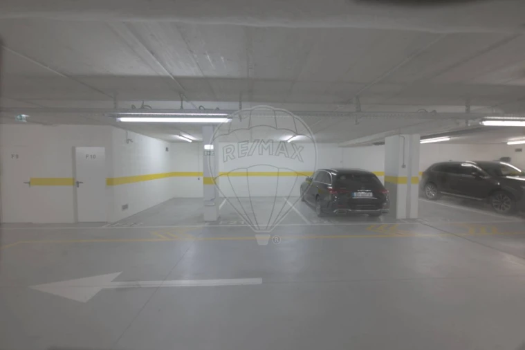 Apartamento T3 para Venda em Carcavelos e Parede Foto 22