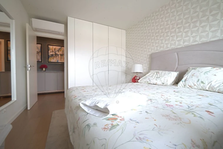 Apartamento T3 para Venda em Carcavelos e Parede Foto 7