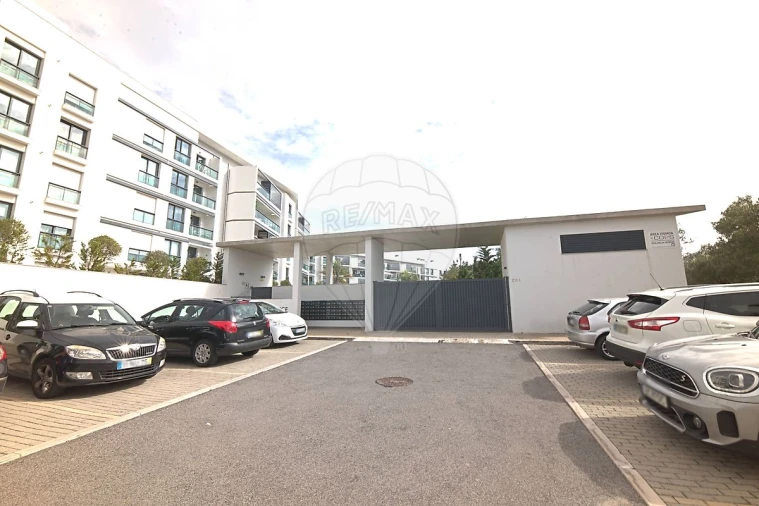 Apartamento T3 para Venda em Carcavelos e Parede Foto 29