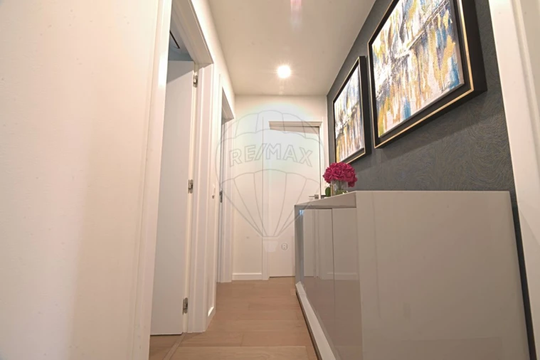 Apartamento T3 para Venda em Carcavelos e Parede Foto 19