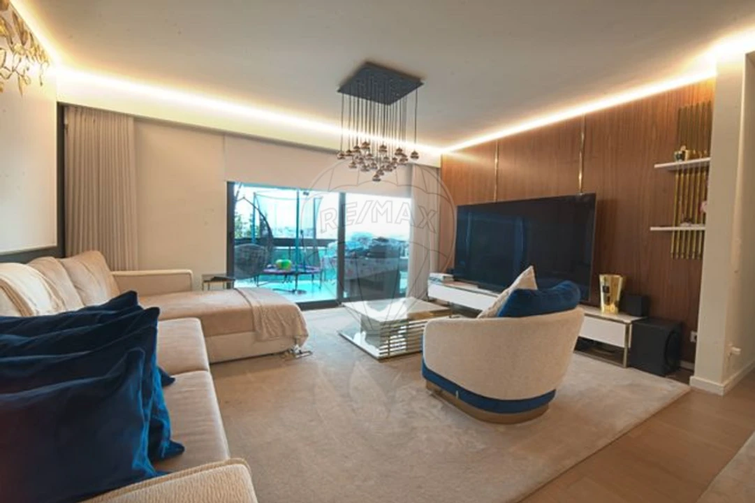 Apartamento T3 para Venda em Carcavelos e Parede Foto 32