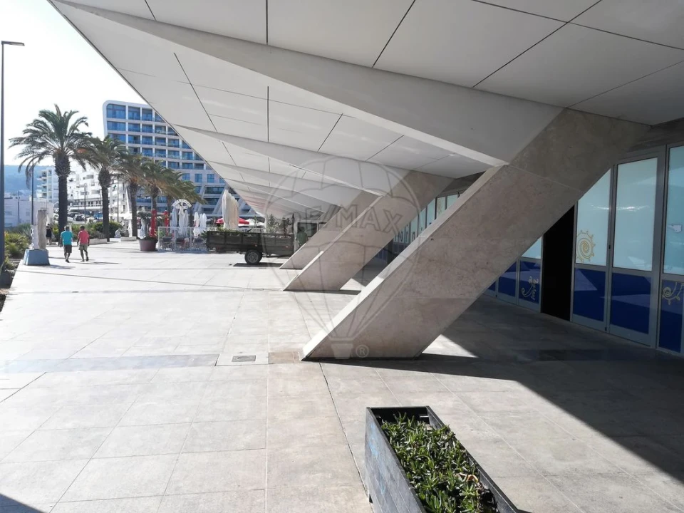 Loja para Arrendamento em Sesimbra (Santiago) Foto 2