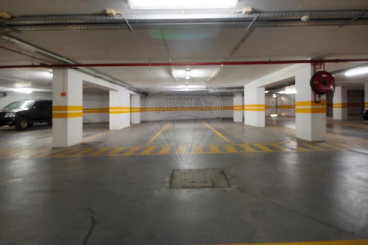 Loja para Arrendamento em Sesimbra (Santiago) Foto 13