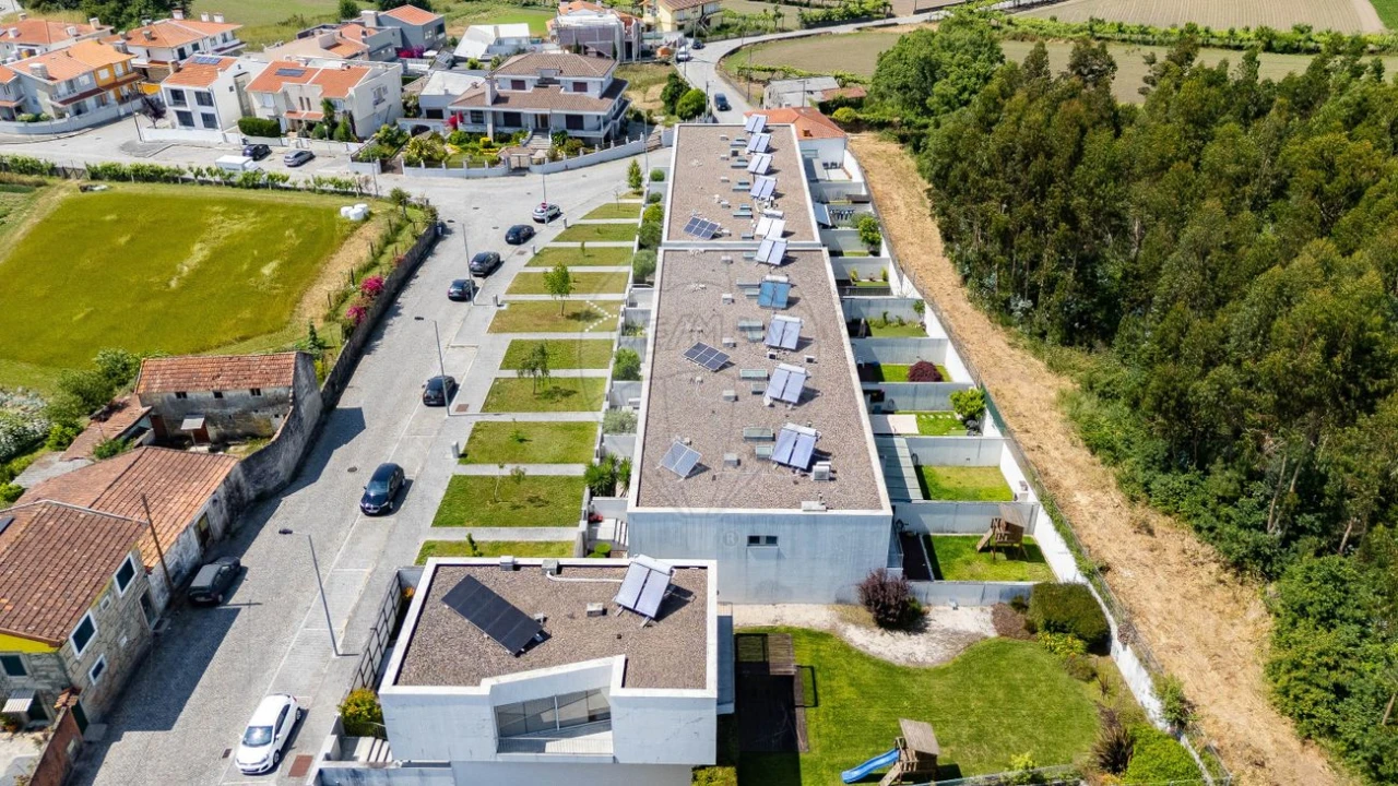 Moradia T3 para Venda em Nogueira e Silva Escura Foto 44