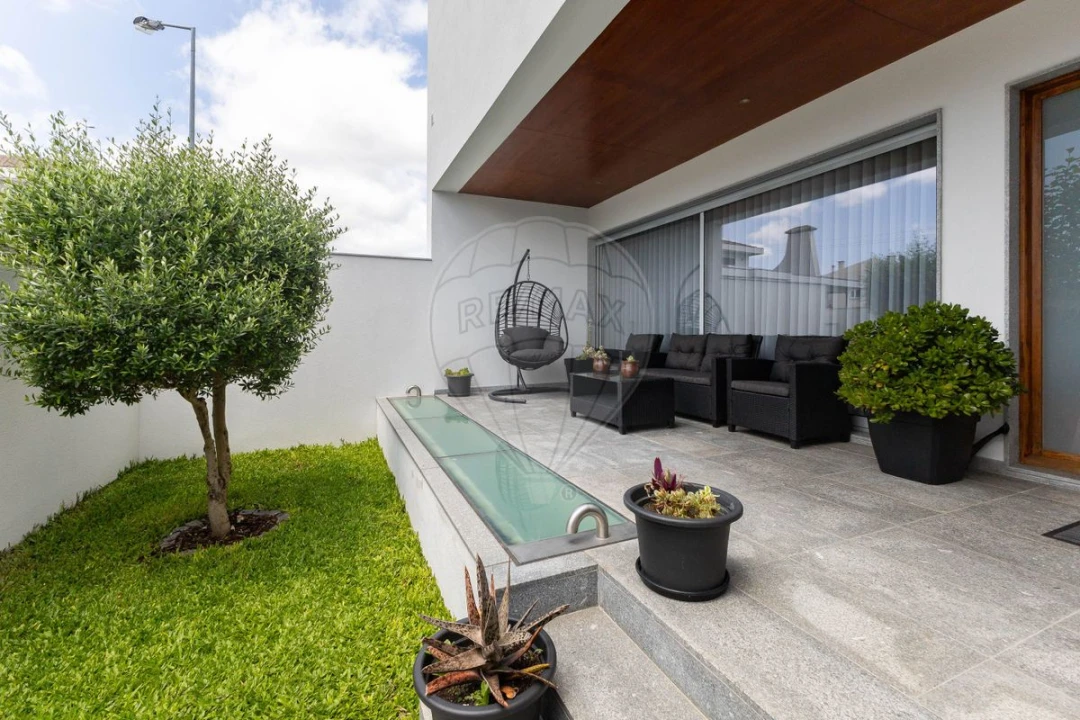 Moradia T3 para Venda em Nogueira e Silva Escura Foto 9