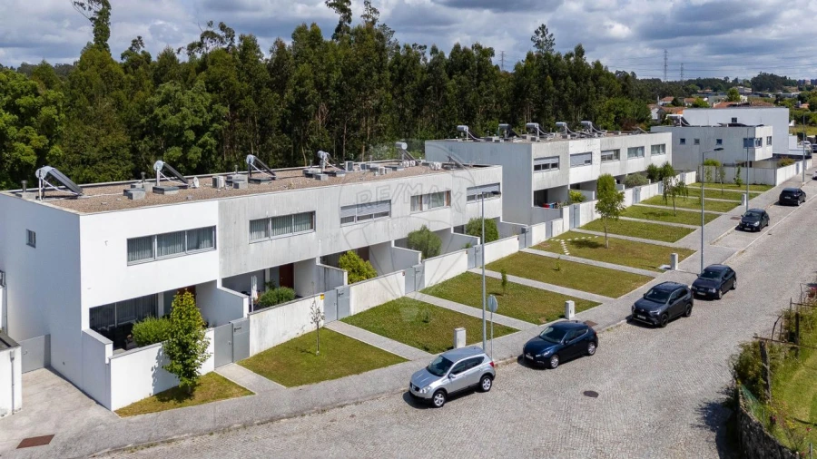 Moradia T3 para Venda em Nogueira e Silva Escura Foto 2