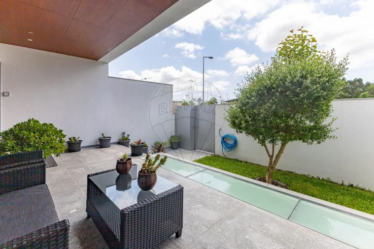 Moradia T3 para Venda em Nogueira e Silva Escura Foto 8