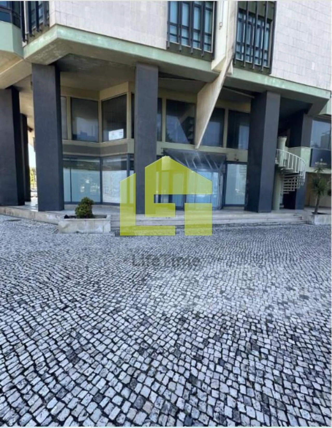 Loja para Venda em Buarcos Foto 1