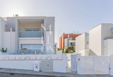 Moradia T3 para Venda em Ferragudo