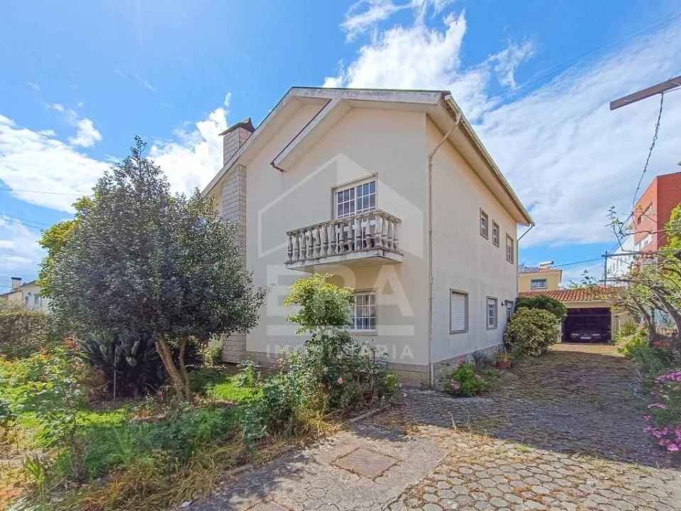 Moradia T5 para Venda em Eixo e Eirol Foto 2