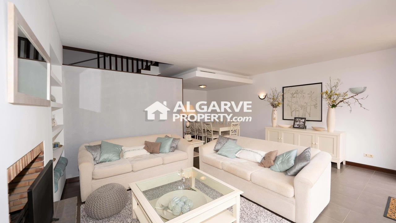 Moradia T5 para Venda em Quarteira Foto 45