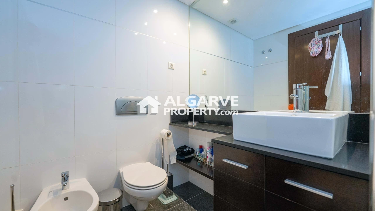 Moradia T5 para Venda em Quarteira Foto 19