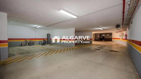 Moradia T5 para Venda em Quarteira
