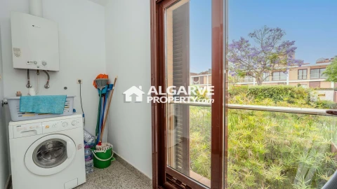 Moradia T5 para Venda em Quarteira
