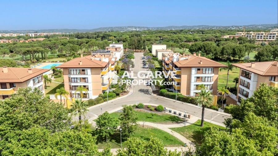 Moradia T5 para Venda em Quarteira Foto 7