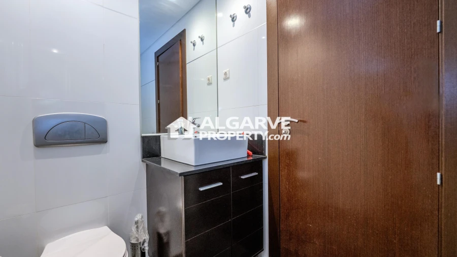 Moradia T5 para Venda em Quarteira Foto 31