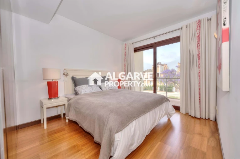 Moradia T5 para Venda em Quarteira Foto 14