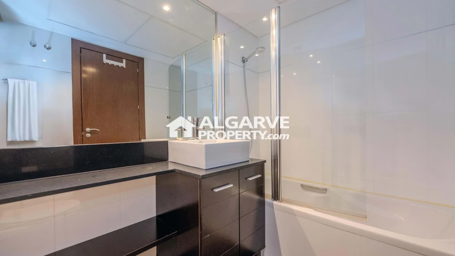 Moradia T5 para Venda em Quarteira Foto 22