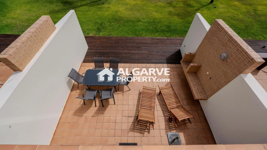 Moradia T5 para Venda em Quarteira Foto 16