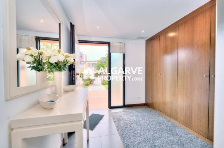 Moradia T5 para Venda em Quarteira Foto 44