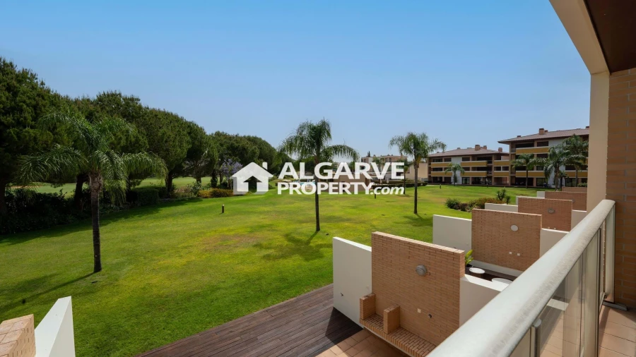 Moradia T5 para Venda em Quarteira Foto 15