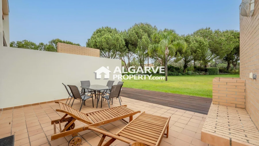 Moradia T5 para Venda em Quarteira Foto 36