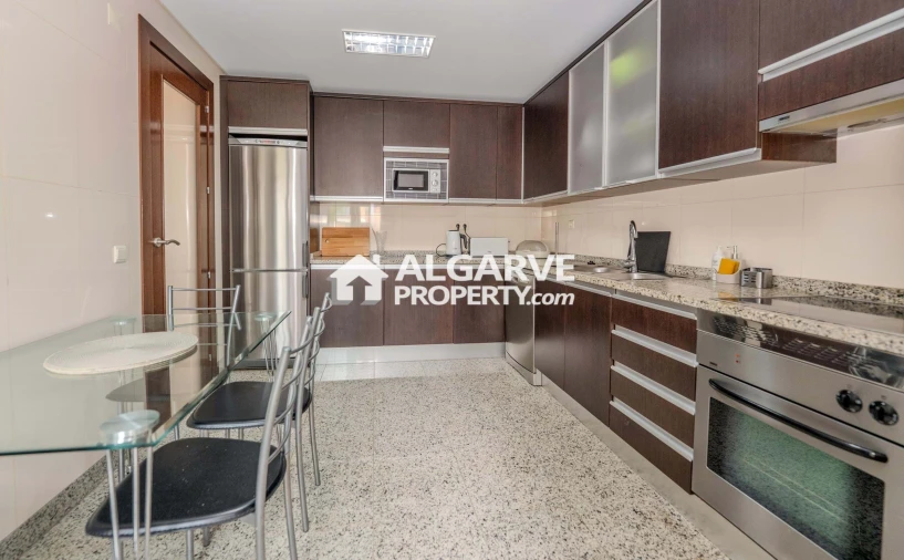 Moradia T5 para Venda em Quarteira Foto 40