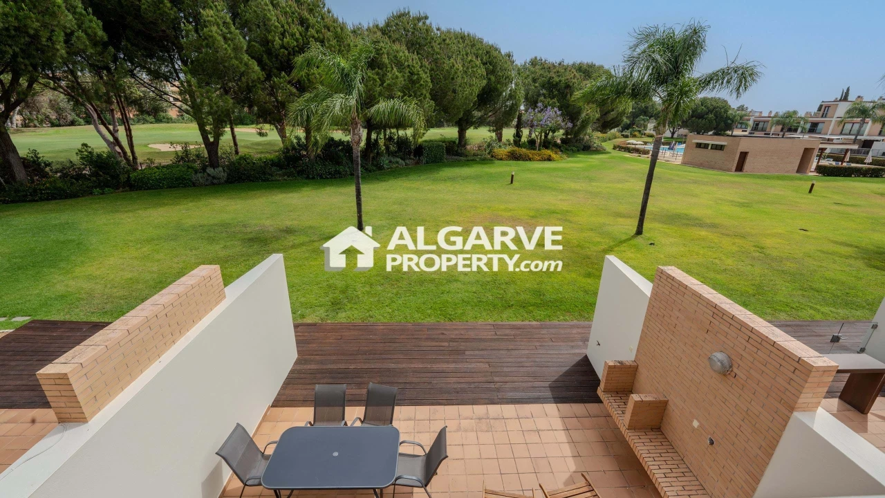 Moradia T5 para Venda em Quarteira Foto 17