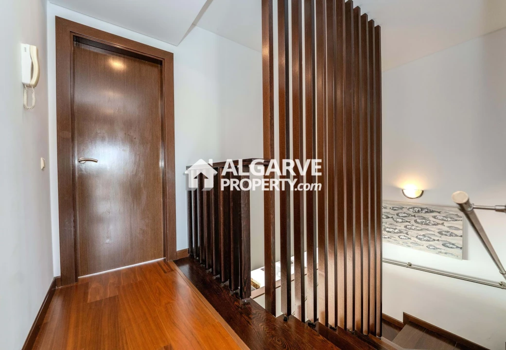 Moradia T5 para Venda em Quarteira Foto 23