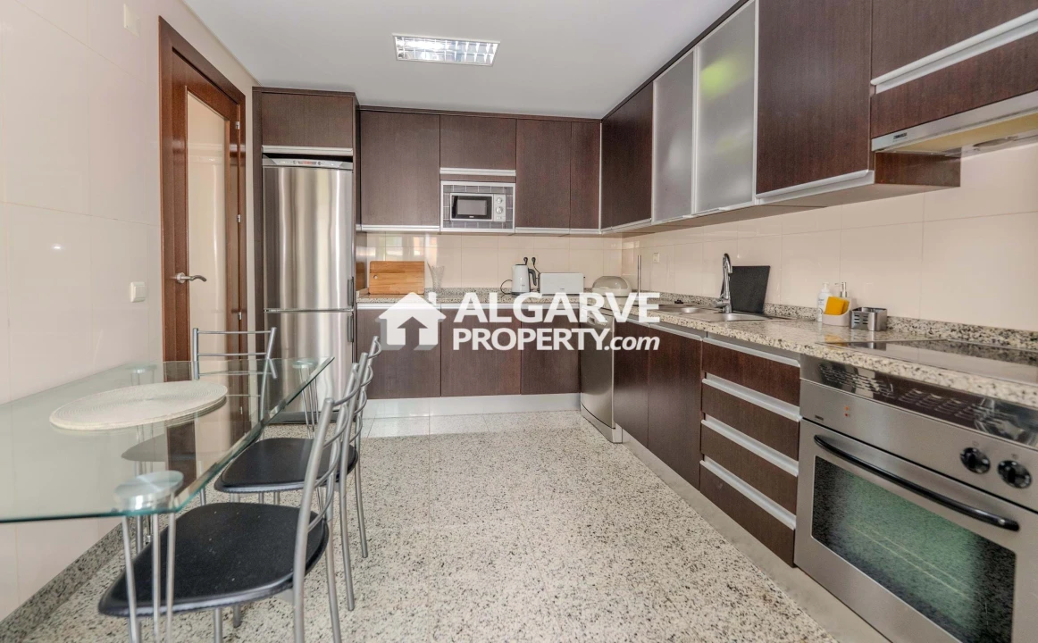 Moradia T5 para Venda em Quarteira Foto 40