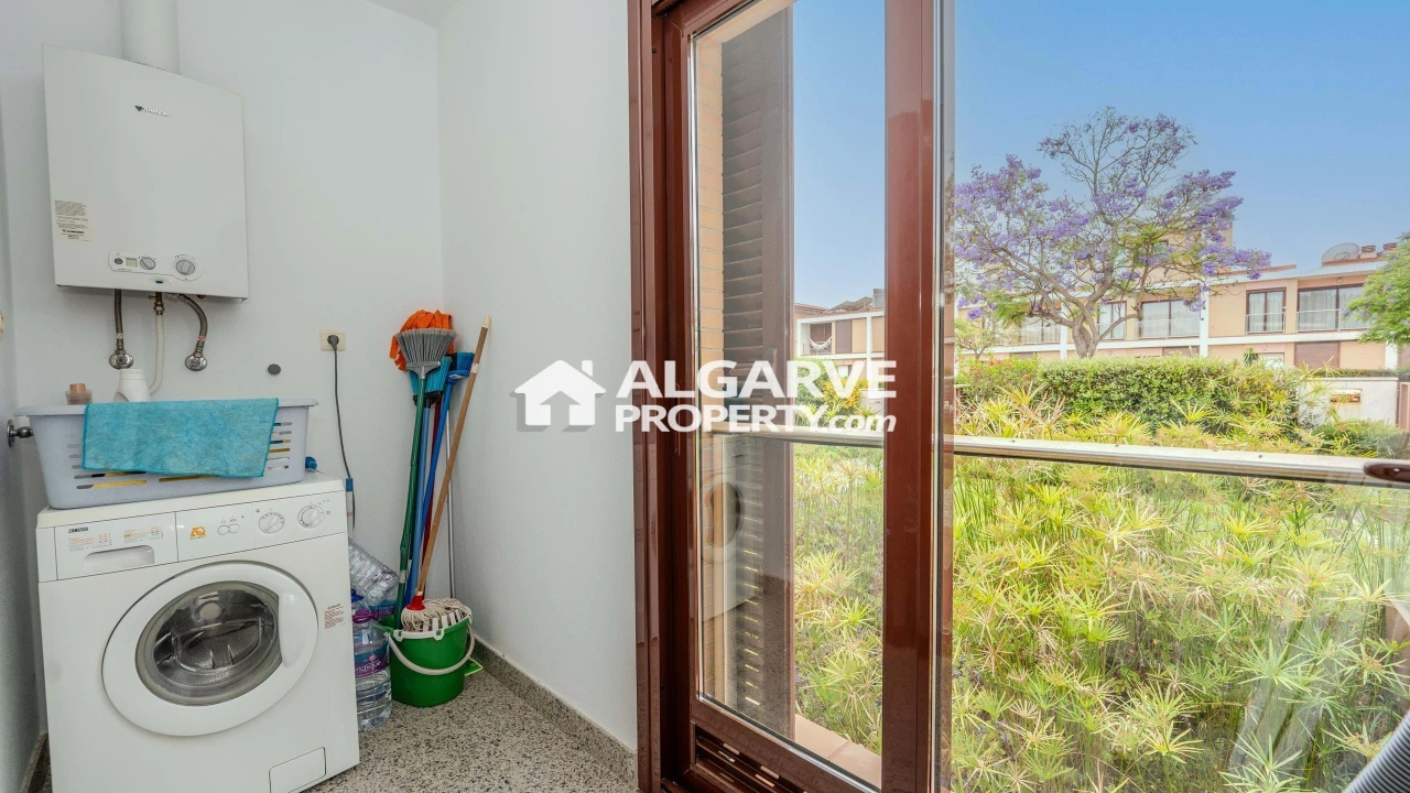 Moradia T5 para Venda em Quarteira Foto 39