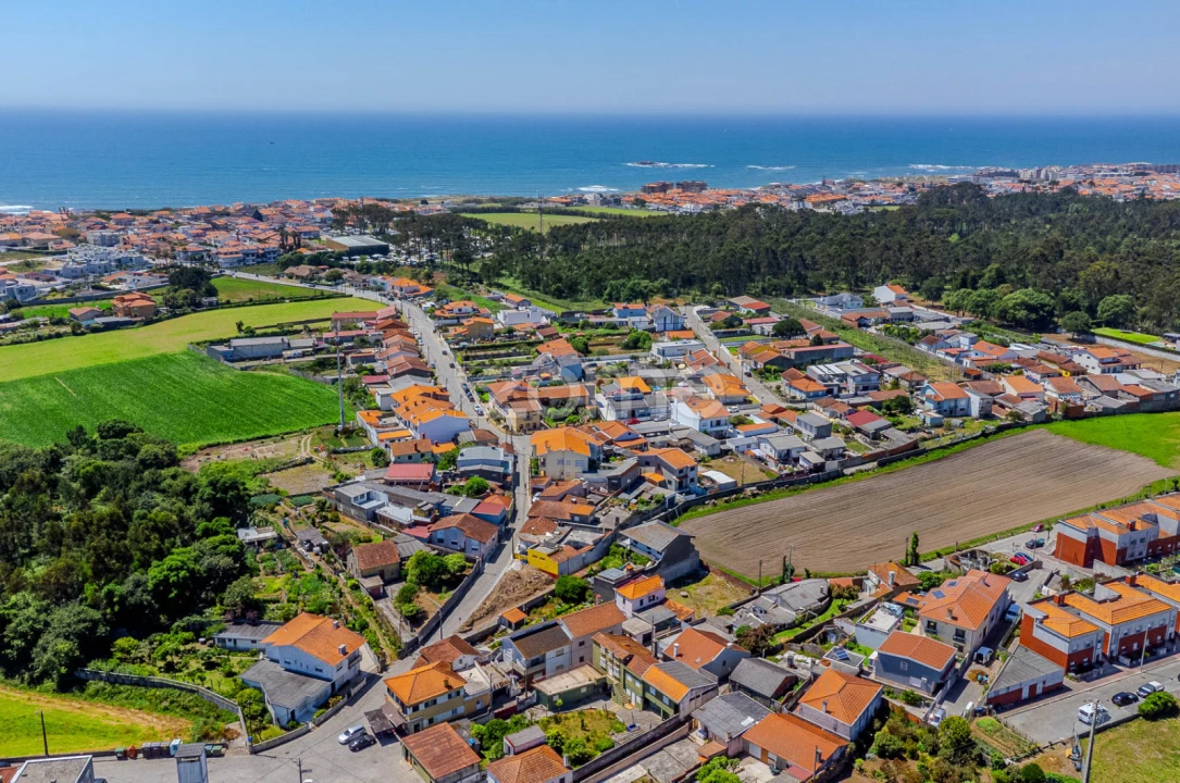 Moradia T4 para Venda em Vila Chã Foto 1