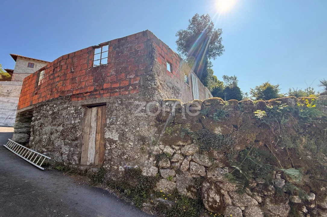 Moradia T2 para Venda em Tabuaças Foto 3