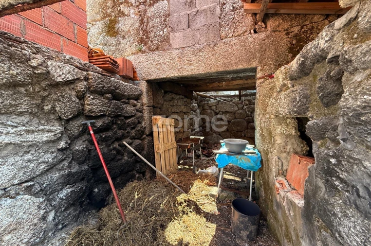 Moradia T2 para Venda em Tabuaças Foto 9