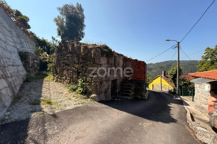 Moradia T2 para Venda em Tabuaças Foto 6