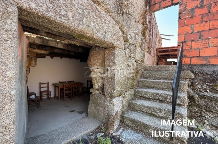 Moradia T2 para Venda em Tabuaças Foto 8