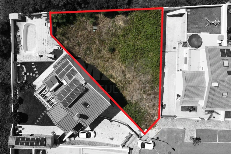 Terreno para Venda em Rio de Mouro Foto 1