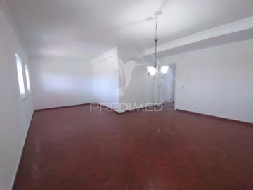 Moradia T5 para Venda em Rio de Mouro
